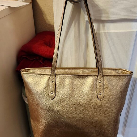 Like NWOT Authentic Coach Champagne Metallic Pebbled Leather Town Tote - Picture 7 of 7